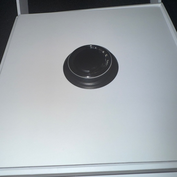 OURA ring - Picture 1 of 3